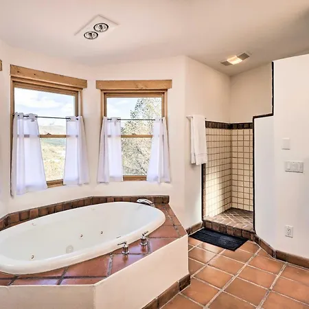 'casa Al Reves' Pueblo-style House With Views!