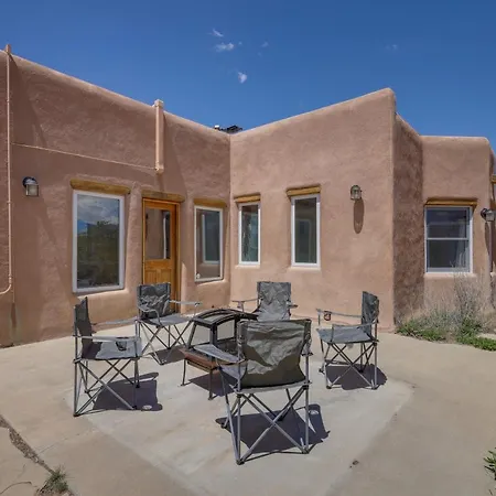 'casa Al Reves' Pueblo-style House With Views!